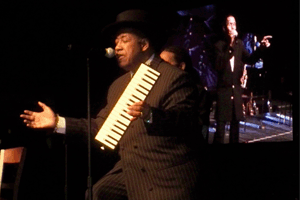 Marshall Thompson of The Chi-Lites on stage